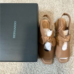 NWOT Bernardo Women's Brown Leather Lizzie Sandal Booties with Bow
